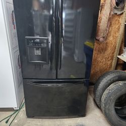 REFRIGERATOR 