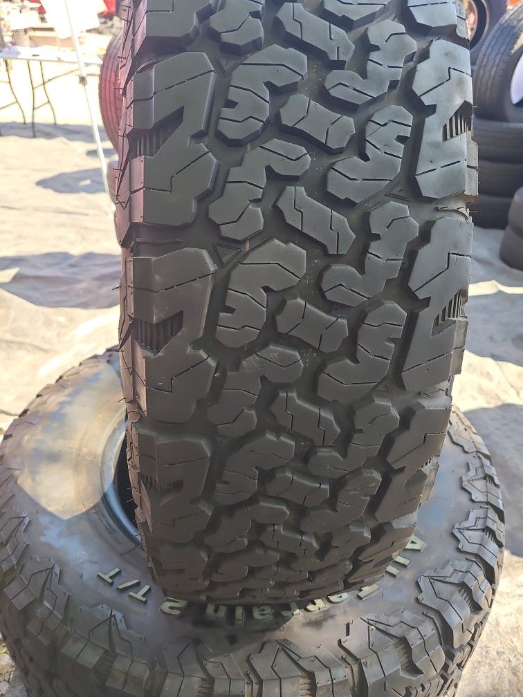 4   Lt 245/7516.   Tersa  80%