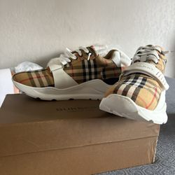 Burberry Shoes