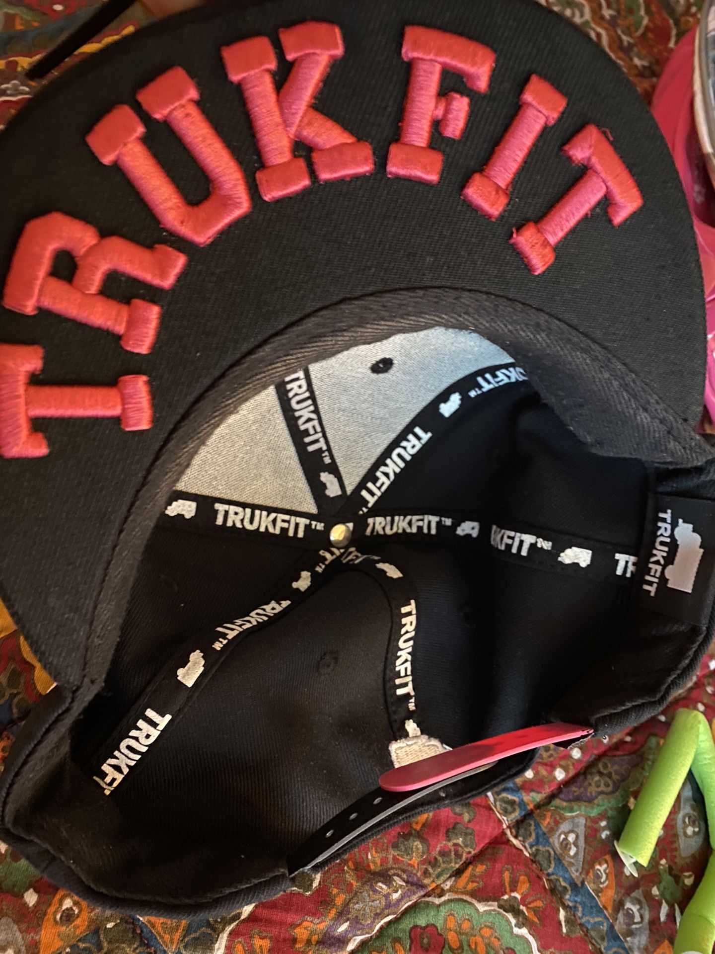 Trukfit hat feeling spacey pink n black brand new