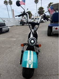 Island Cruz Moped