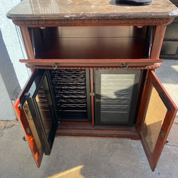 Refrigerator for wine and drinks