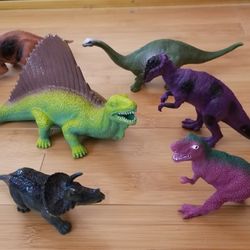 dinausor toys
