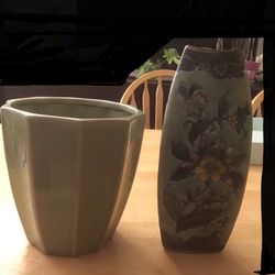 Beautiful Ceramic Pot / Vase (brand New)