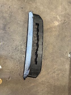 2025-2025 Honda Civic Lower Grill OEM Honda
