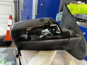 2014-2019 Chevy 1500 Passenger Side Mirror OEM#(contact info removed)6 Very Good Condition