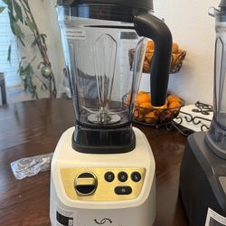 Licuadora blanca de PH