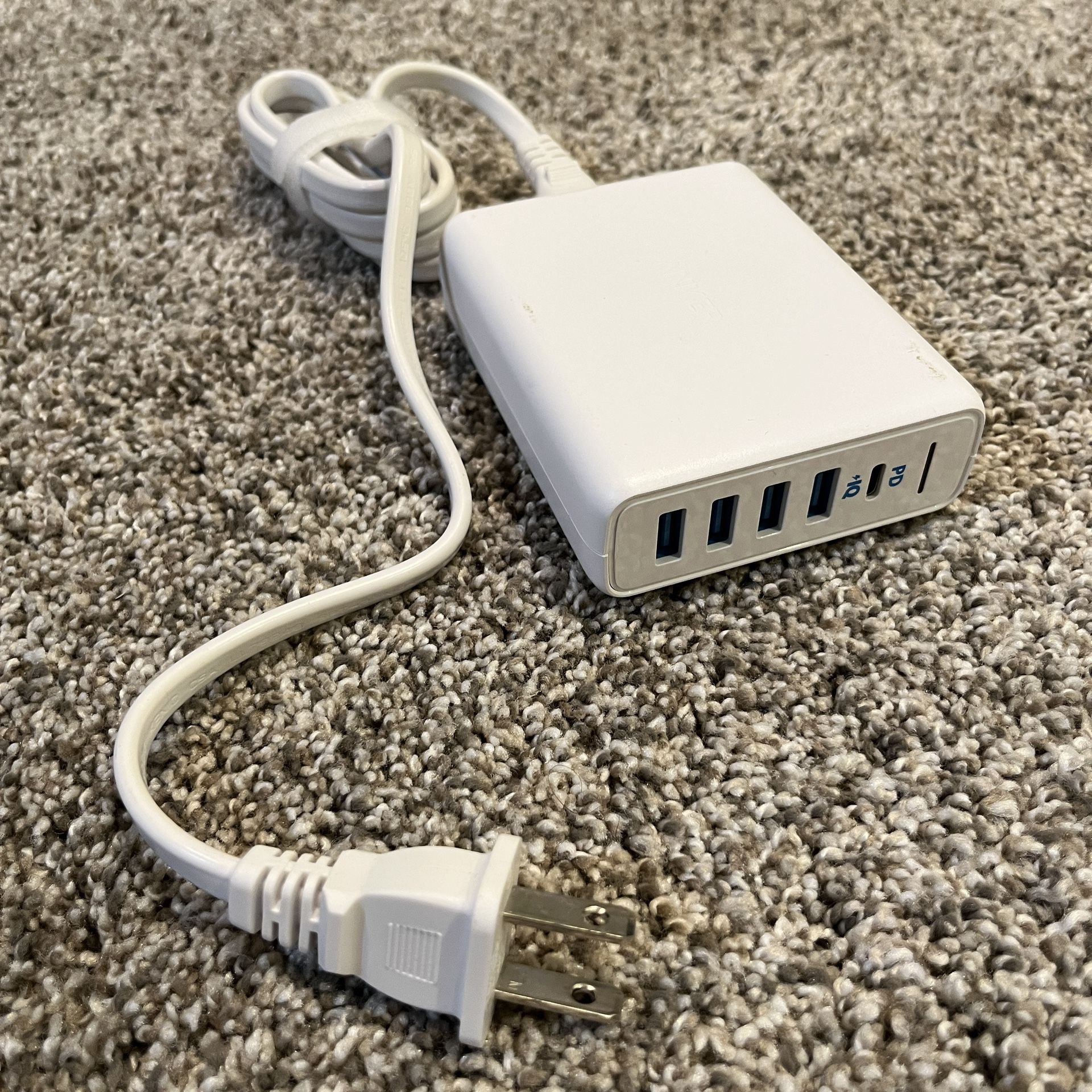 Wall Plug Power Port 4 USB 1 USB-C