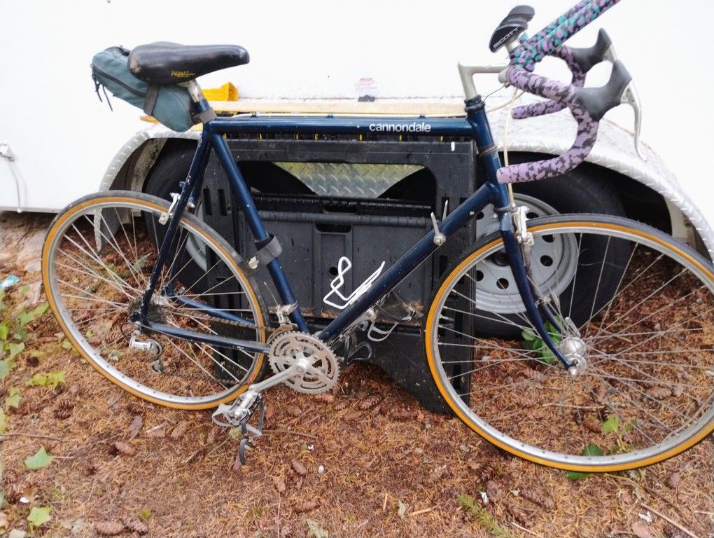 Cannondale Road Bike With New Tires