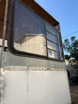 R V window