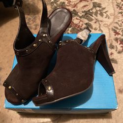 Brown Suede Hi Heel Shoes 