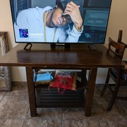 Table And Barstool Chair (3)