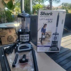 SHARK NAVIGAGATOR LIFT-AWAY DLX BAGLESS CORDED HEPA PORTABLE UPRIGHT VACUUM CLEANER FOR MULT-SURFACE,  PET, HAIR, CARS , IN BLACK 
