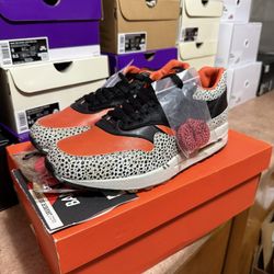 NIKE AIR MAX 1 KRSS Sz 9.5 DS