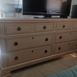 Dresser with two night stands