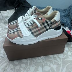 Burberry Sneakers