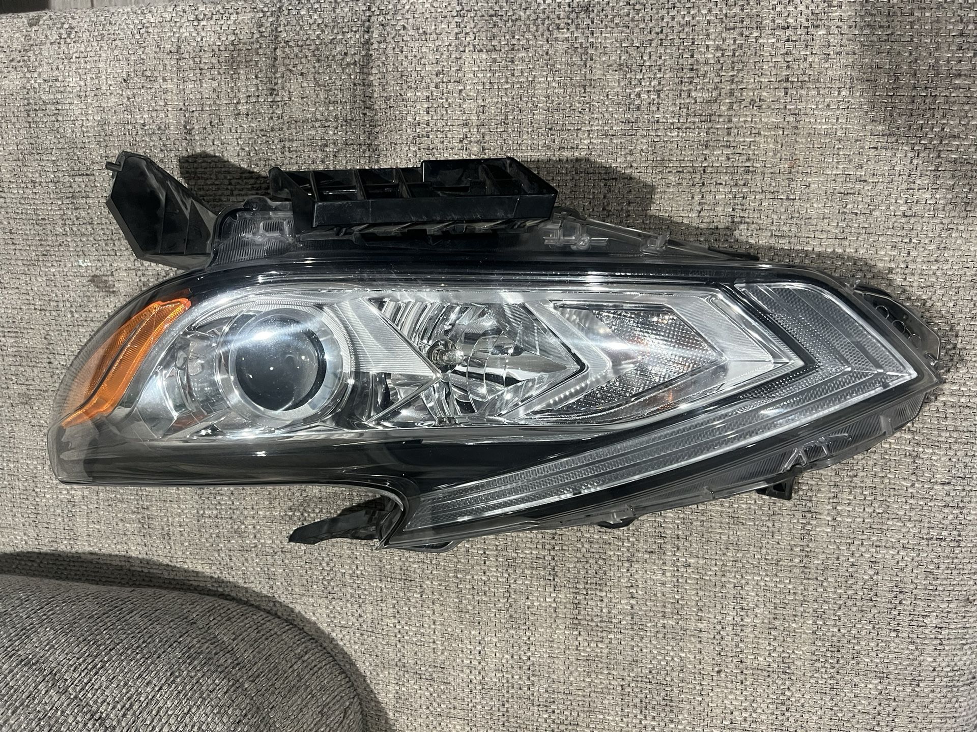 2016-2018 Nissan Altima Headlight