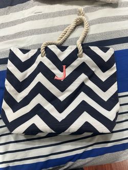 Summer tote embroidered J
