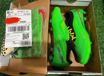 Travis scott nike cleats