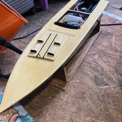 Gas Powers Fiberglass RC BOAT
