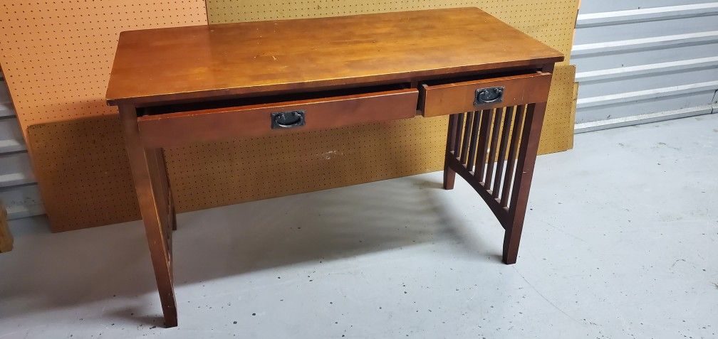 FREE DESK