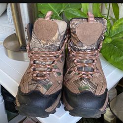 Adult Boots Snow Sz 7