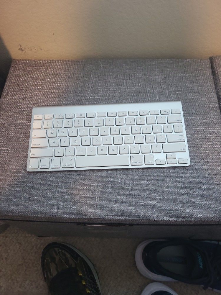 Apple Wireless Keyboard Ipad Apple Model A1314 