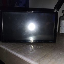 Alpine Stereo W/ Remote
