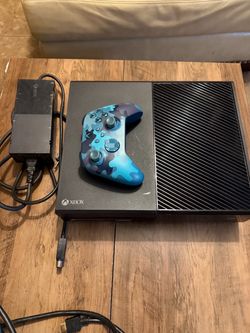 Xbox One Console + Blue Camo Controller