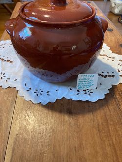 Vintage stoneware bean pot