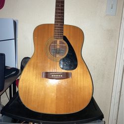 Acoustic Guitar 