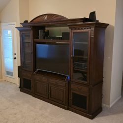 Entertainment center with 52" TV