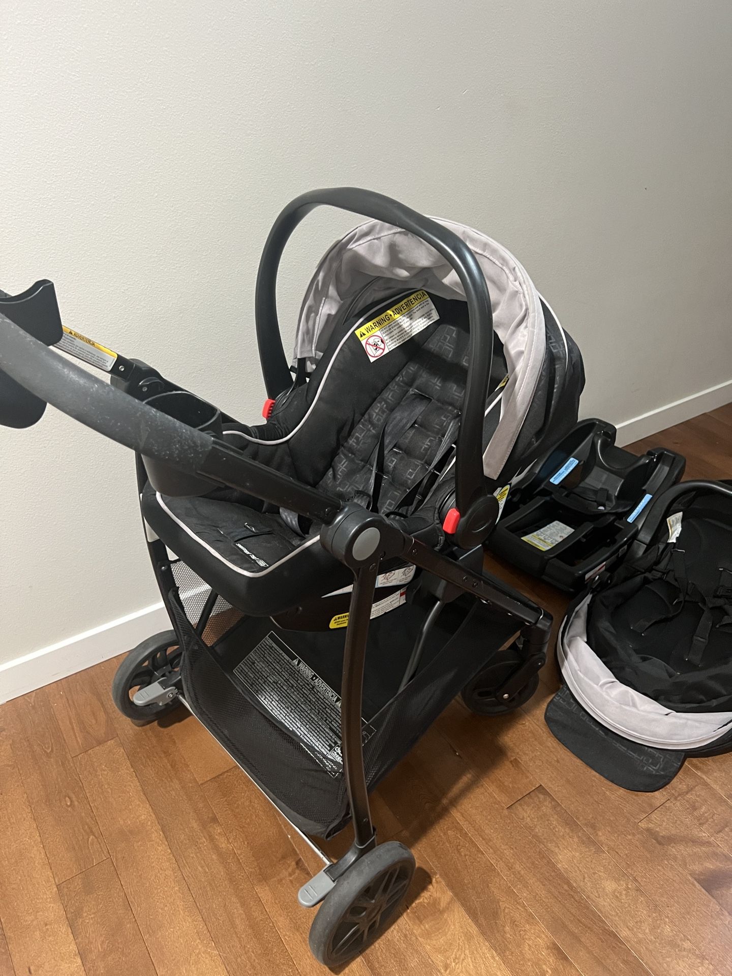 Graco Car Seat And Stroller Combo