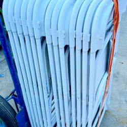 10 Sillas Usada $120