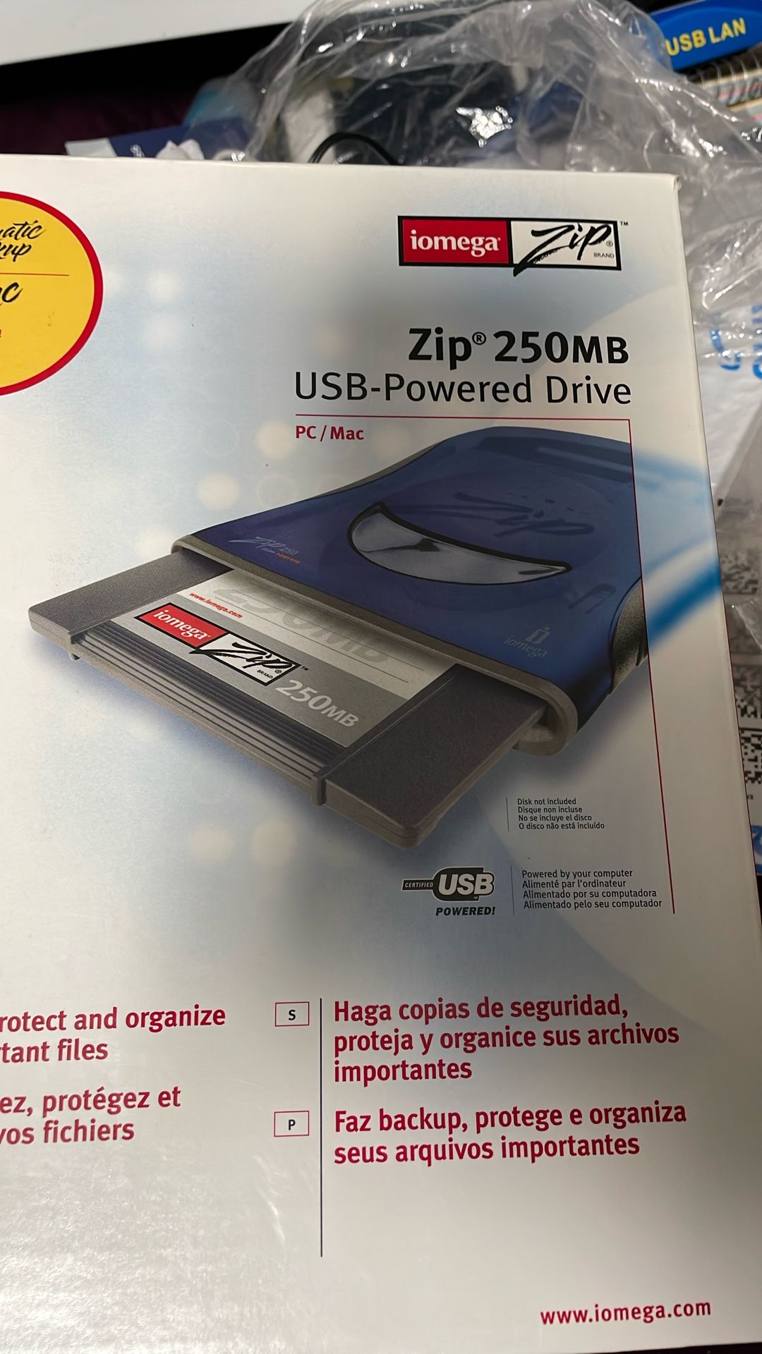 IOMEGA ZIP 250MB USB POWERED PC/MAC COMPATIBLE