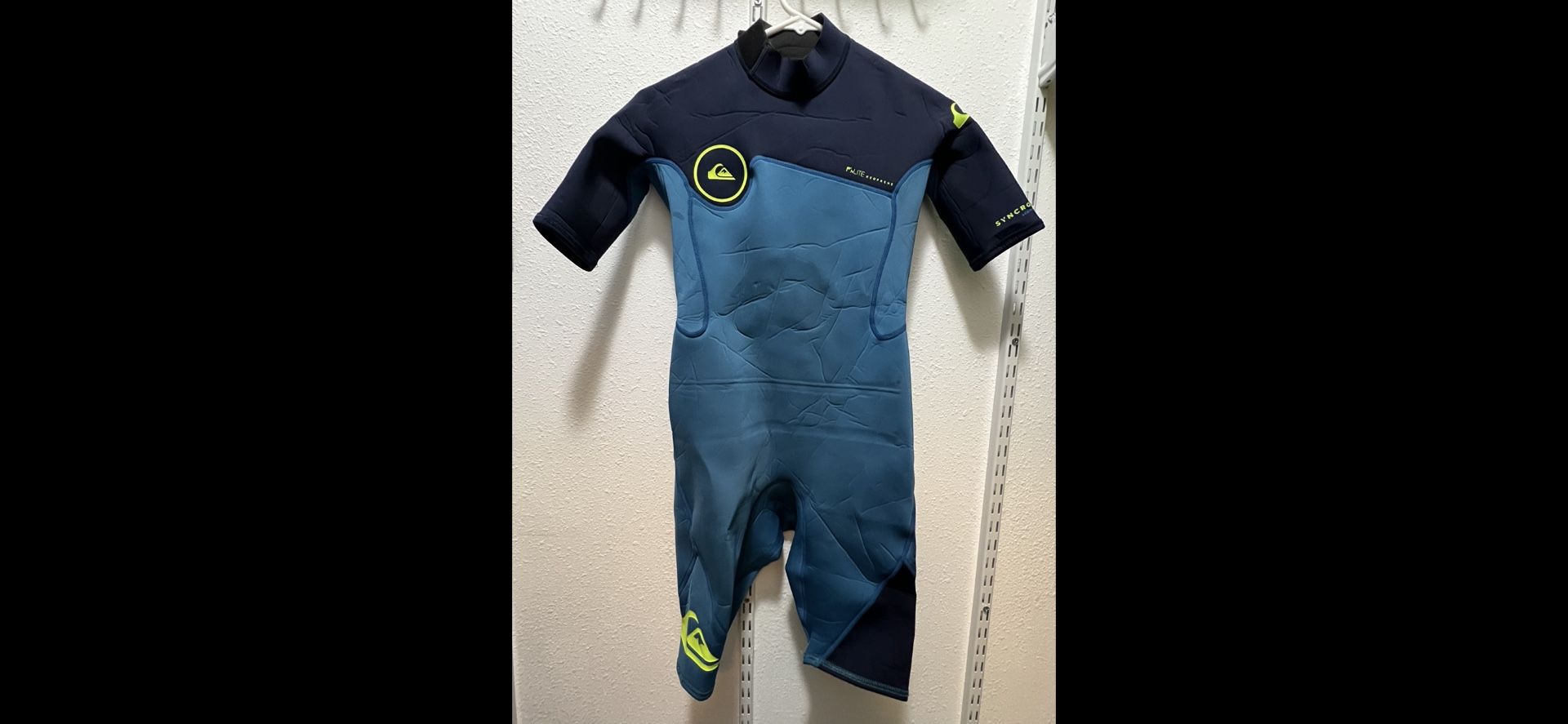 Quicksilver youth wetsuit - size 16