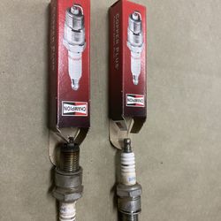 New champion Copper Plus Spark Plugs 405 RN14YC  Lot Of 2