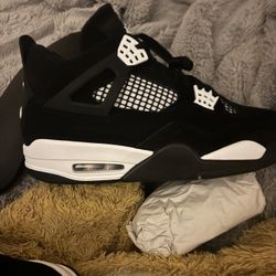 Selling  Jordan 4 White Thunder  Size 10.5 White And Black