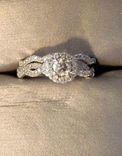 Beautiful Zales Engagement Wedding Ring