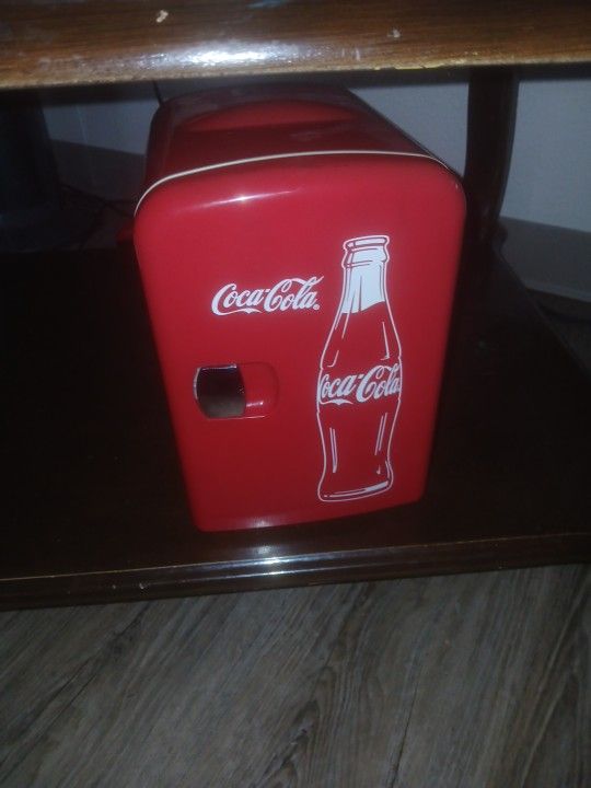 Coca-Cola Classic Coke Bottle Mini Fridge