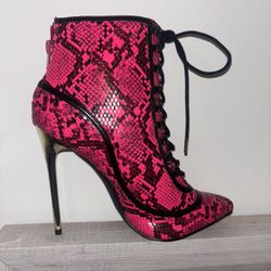 NEÓN PINK SNAKESKIN STILETTO 