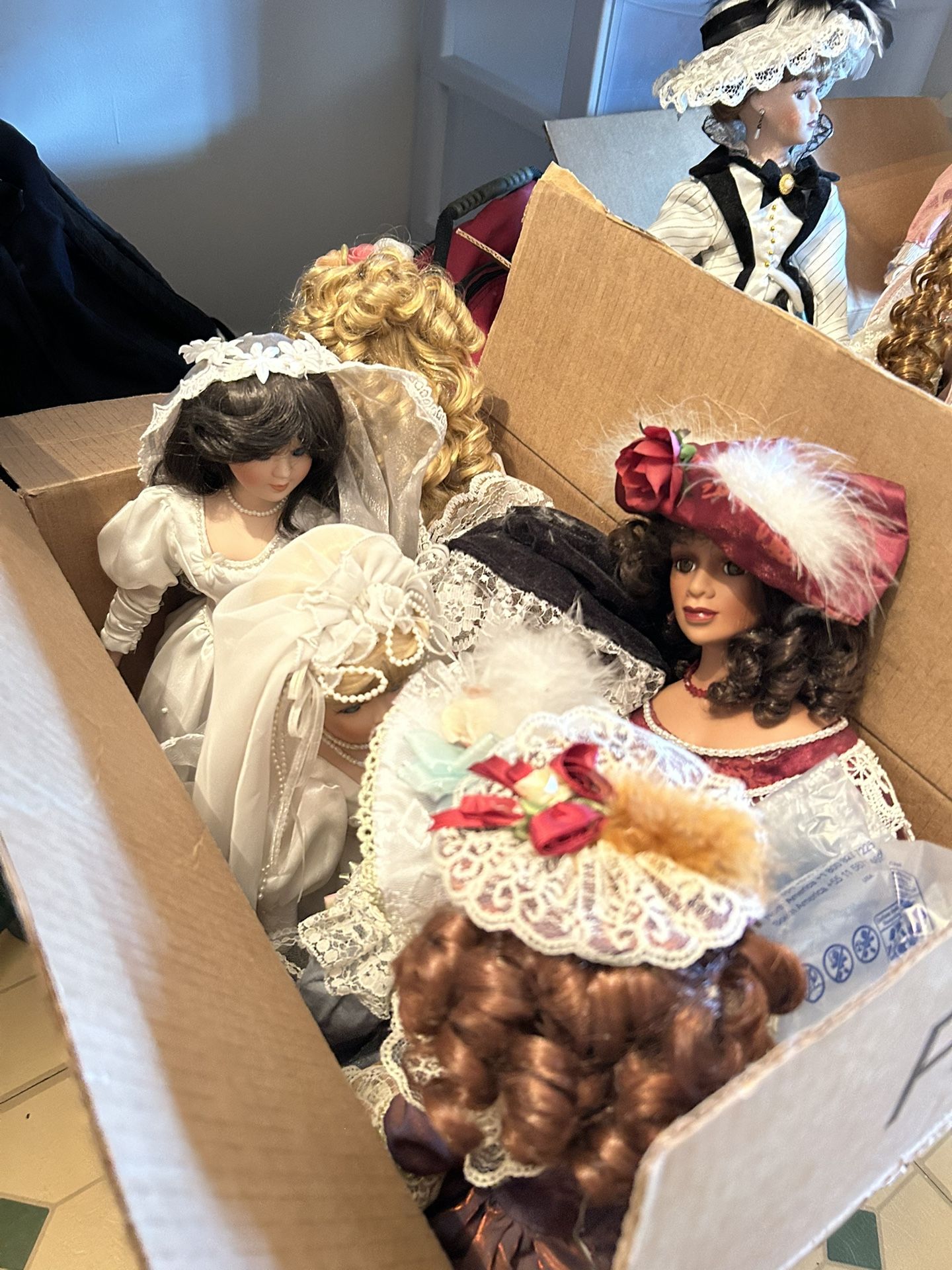 Porcelain Dolls (12)