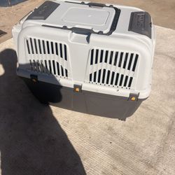 Midwest Skudo Plastic Travel Carrier for Dogs, 31.38" L X 23.13" W X 25.5" H