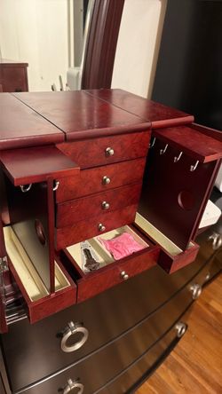 Jewelery box