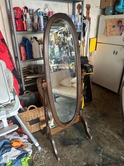 Standing mirror