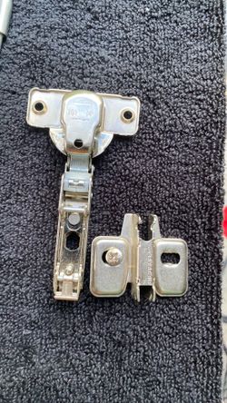 Cabinet hardware