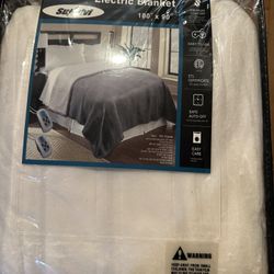  Electric Blanket – 100” x 90” Experience ultimate warmth and comfort with our premium electric blanket. Designed for cozy nights and effortless contr