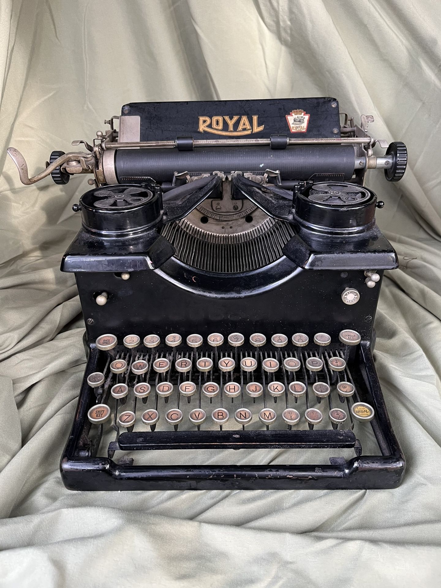 1916 antique Royal no. 10 typewriter