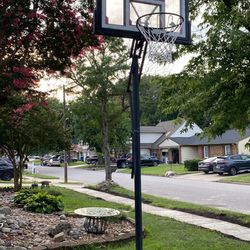 Lifetime Basketball 6-10 Fr