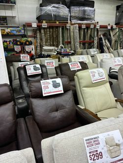 Henredon Marley Fabric Swivel Accent Chair